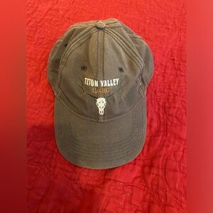 Oura Brown Cap with Embroidered Design